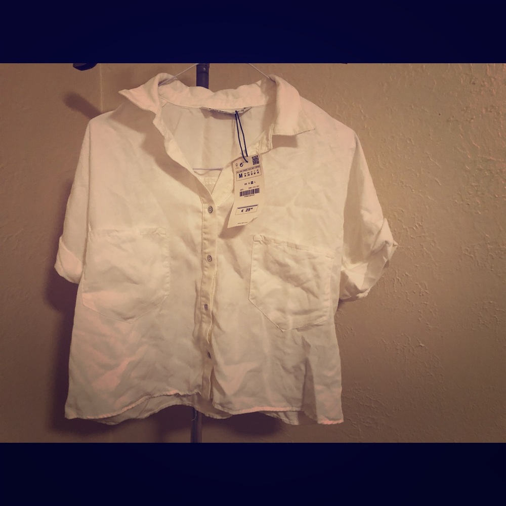 Zara- buttoned belly shirt - Size M